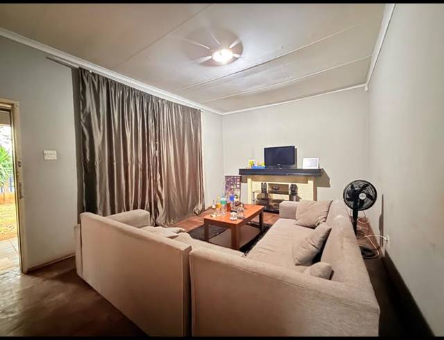 3 BEDROOM HOUSE FOR SALE IN VANDERBIJLPARK CE 1